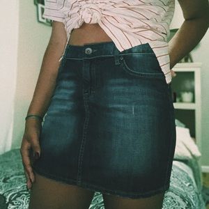 denim skirt 🌻